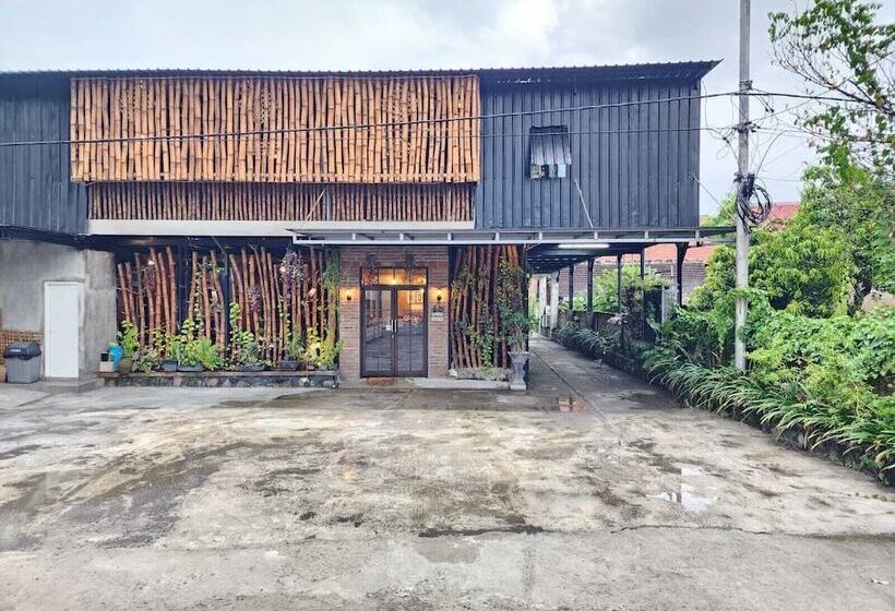 فندق Omah Pandhoek Family Syariah