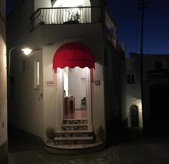 هتل R&d Rest And Dream Capri