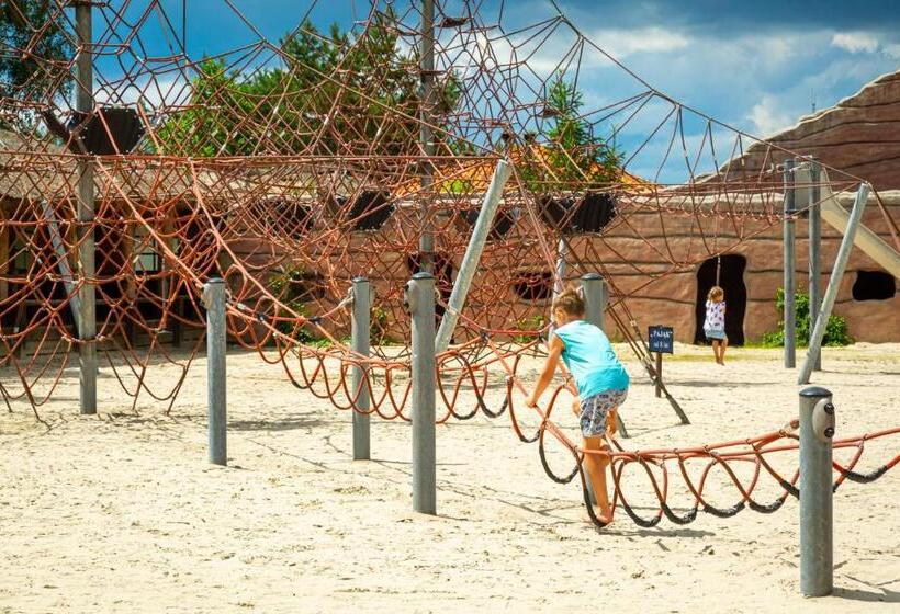 ユースホステル Noclegi Jurapark Krasiejów