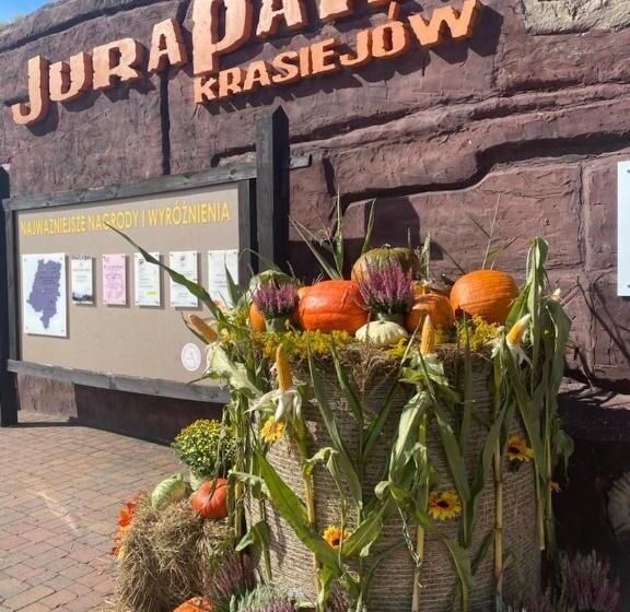 ユースホステル Noclegi Jurapark Krasiejów