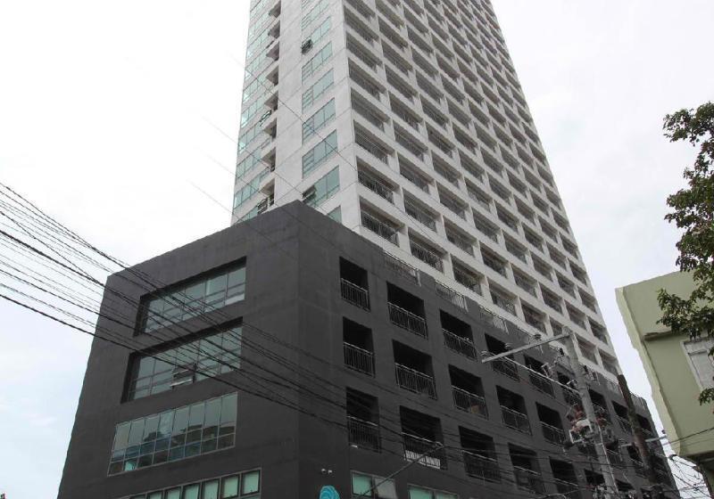 Отель Residences In Ramos Tower By P&j