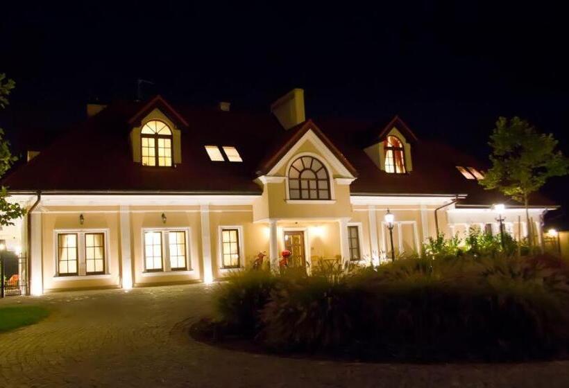 צימר Dwór Pod Różami