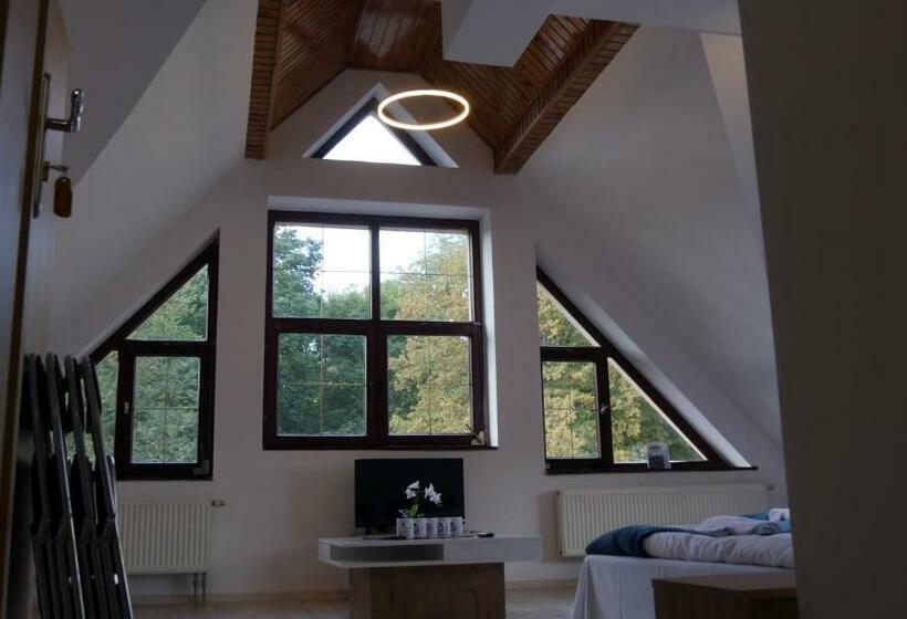 Bed and Breakfast Noclegi Między Parkami