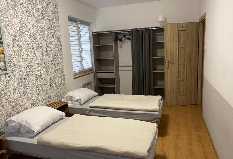فندق صغير Hgs Home Noclegi Pracownicze Parking , łazienki