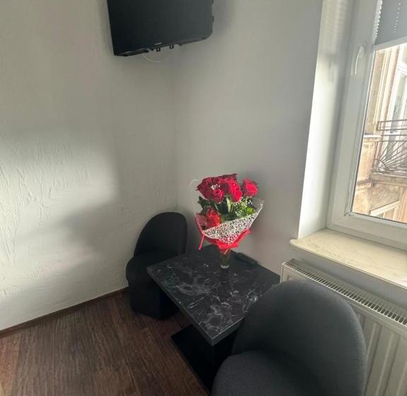 פנסיון Paris Rynek Centrum &parking