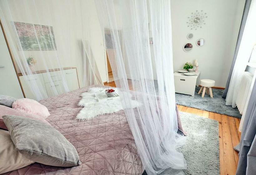 پانسیون Warmia Rooms Red Room