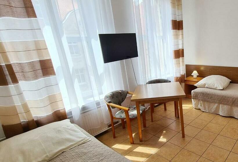 هاستل Cks Wrocław   Centrum Konferencyjno Szkoleniowe Cs Natura Tour