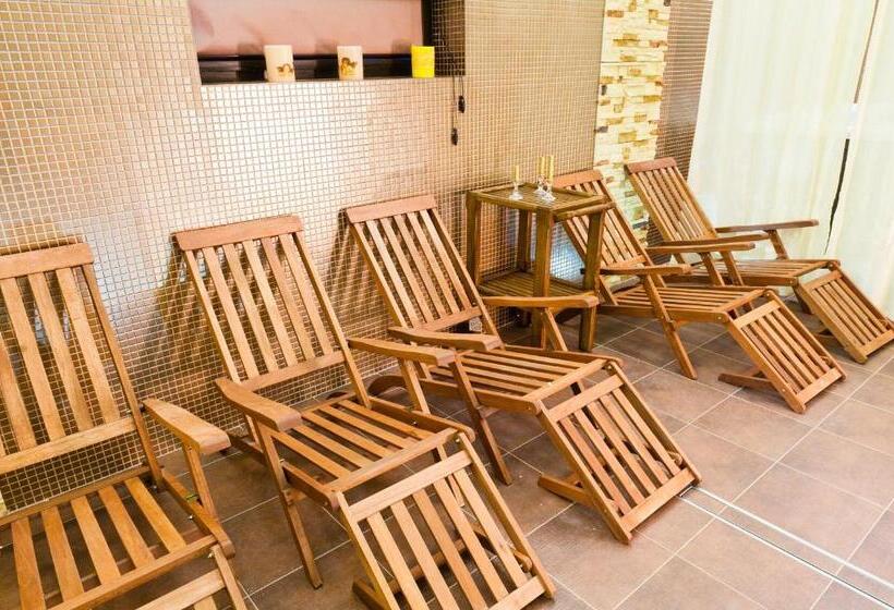 ユースホステル Sala Bankietowa I Pokoje Gościnne