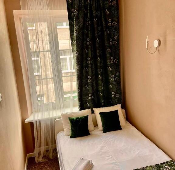 Backpack Apart Rooms