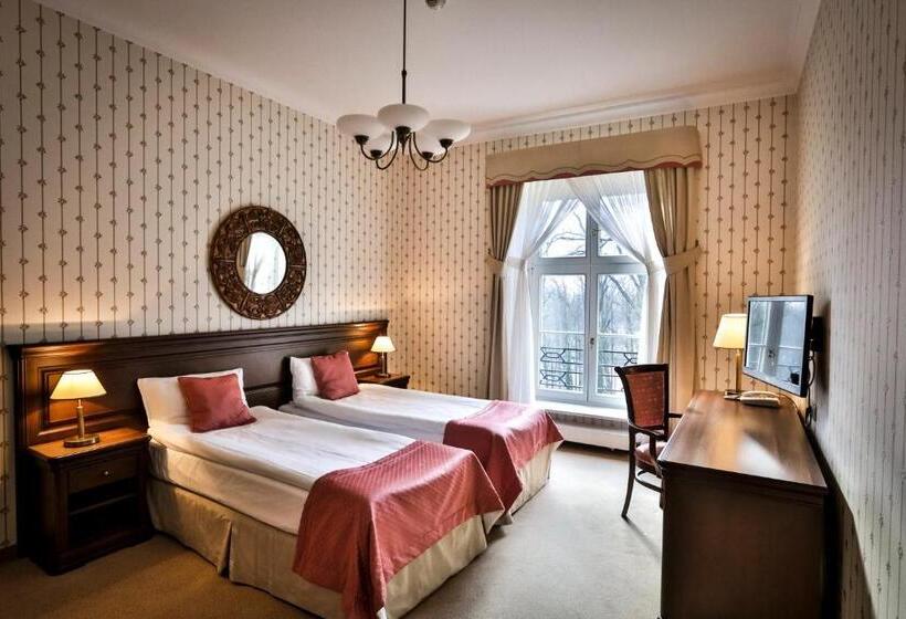 Pałac Mierzęcin Wellness & Wine Resort