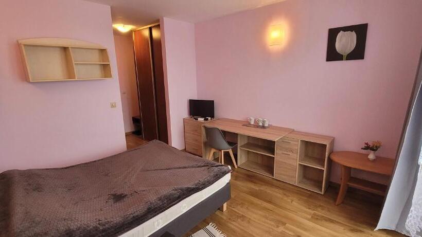 膳宿费 Willa Monika