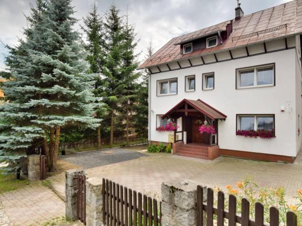 پانسیون Willa Nadin