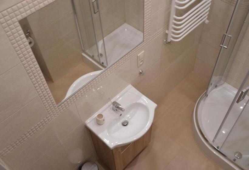 هاستل Ada Aparthouse