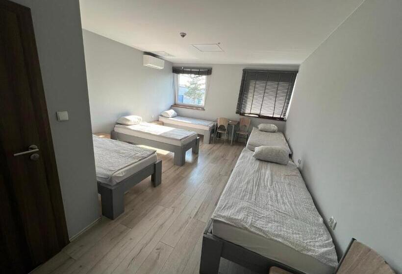 ユースホステル Noclegi Europol