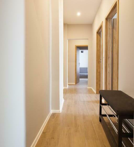 فندق صغير Royal Aparthotel Piotrkowska 33