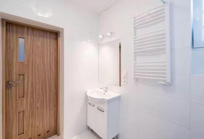 هاستل Włodkowica