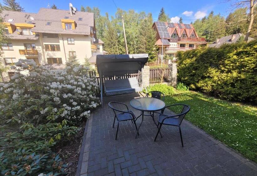 تختخواب و صبحانه 4 Pory Roku