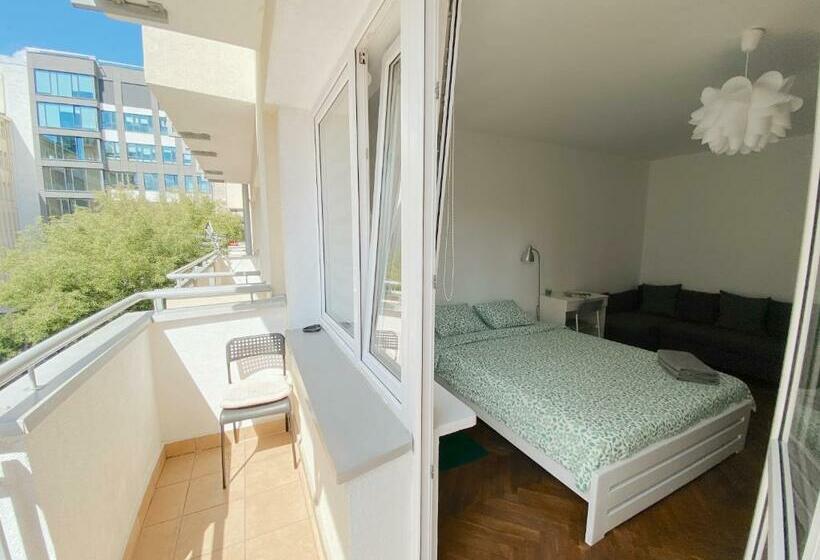 Bed and Breakfast Halo Green