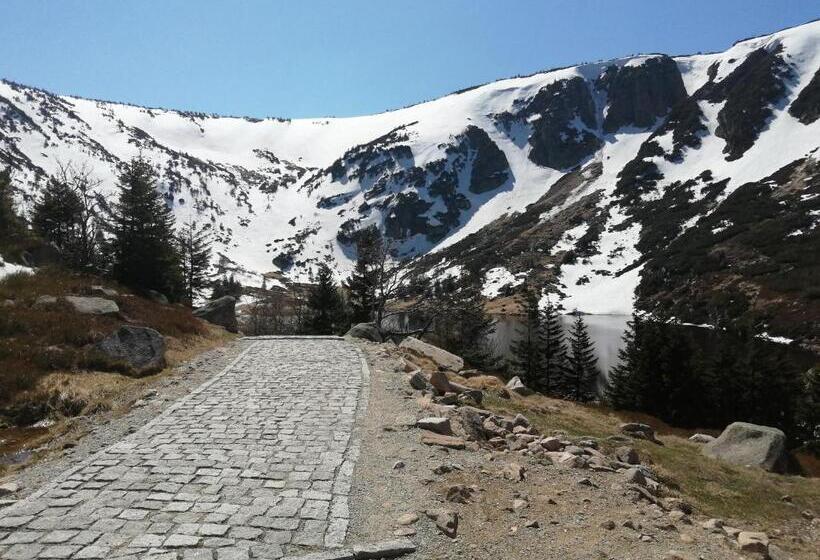 تختخواب و صبحانه Lawendowy Dworek