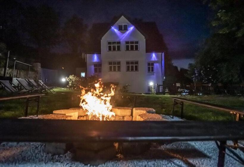 تختخواب و صبحانه Lawendowy Dworek