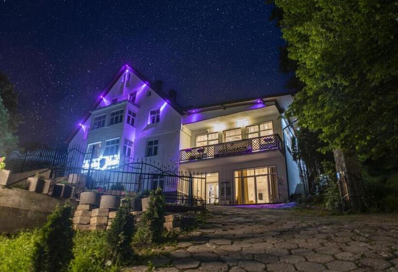 تختخواب و صبحانه Lawendowy Dworek