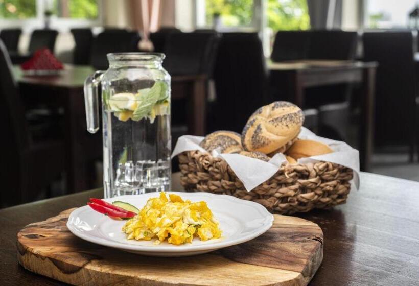 تختخواب و صبحانه Lawendowy Dworek