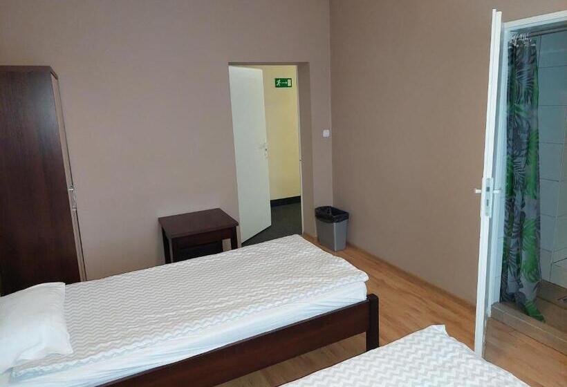 تختخواب و صبحانه Strzelec Noclegi