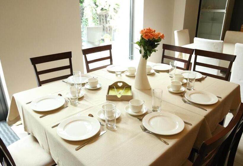 مبيت وإفطار Villa Art Korab