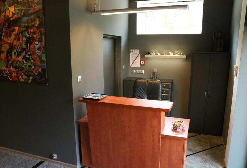 مبيت وإفطار Villa Art Korab