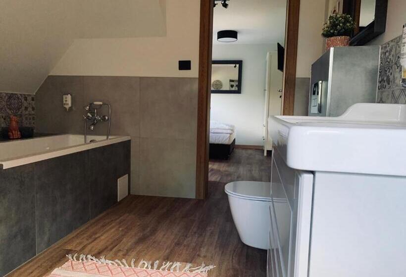 تختخواب و صبحانه Willa Karkonoska