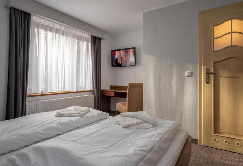 تختخواب و صبحانه Willa Pod Szrenicą 2