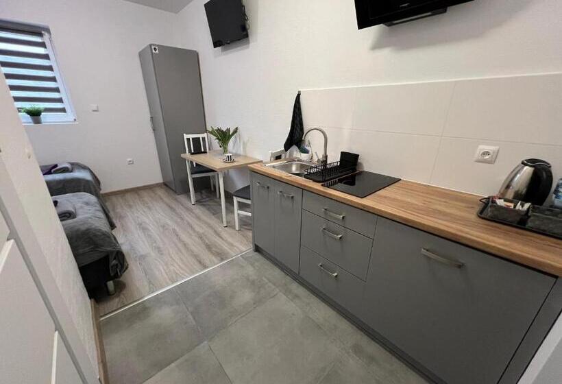 Hostel Adabet