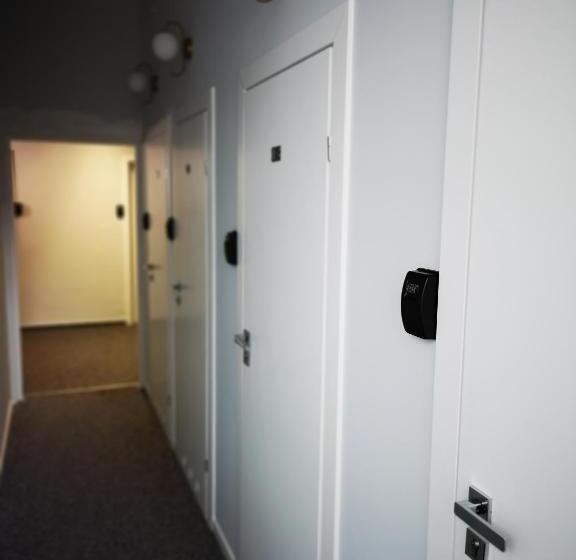 هتل کپسول Kapsuå‚y Bello Aparthostel