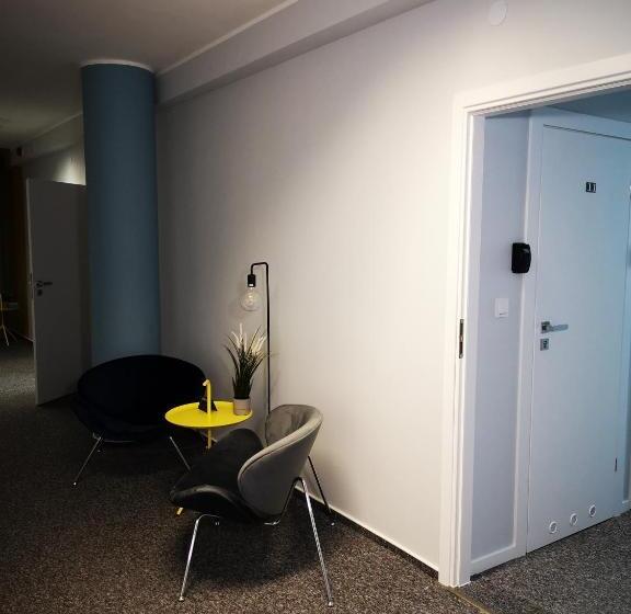 هتل کپسول Kapsuå‚y Bello Aparthostel