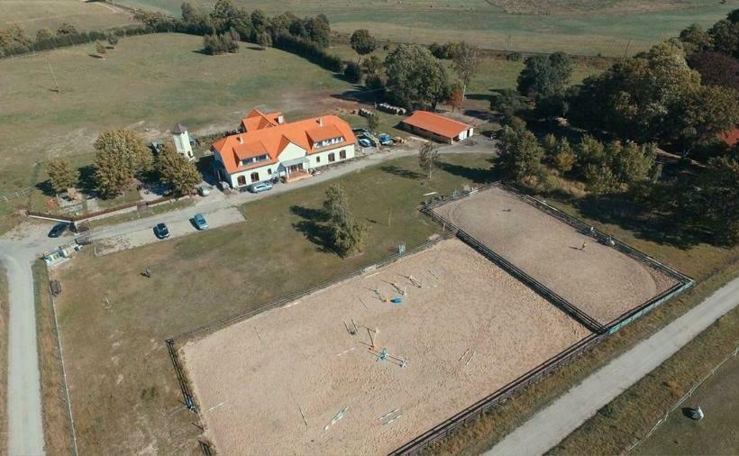 Отель Lipowy Dwór