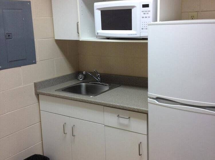 هاستل Residence & Conference Centre   Sudbury North