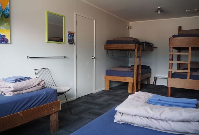 هاستل Tasman Bay Backpackers