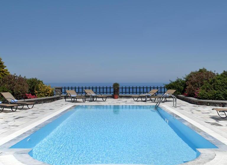 Anthonas Apartments