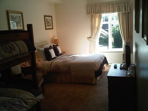 مبيت وإفطار Forest Gate Lodge