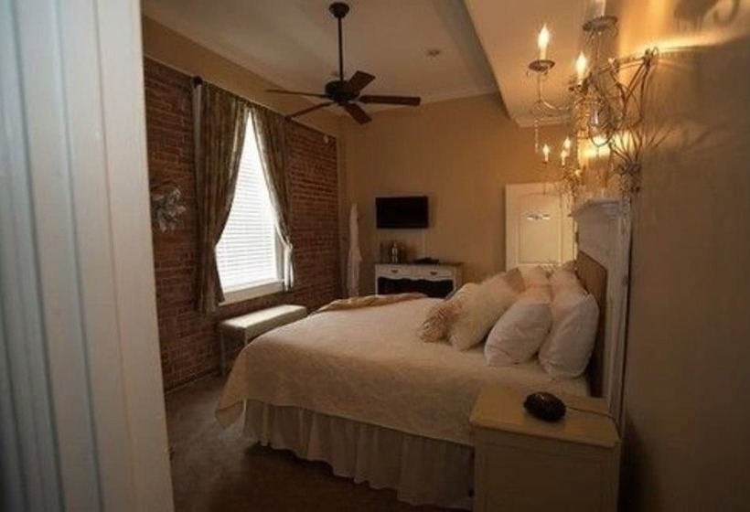 مبيت وإفطار Hamilton House Inn