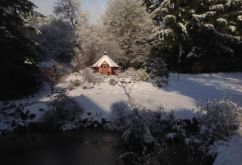 تختخواب و صبحانه Kirnan House