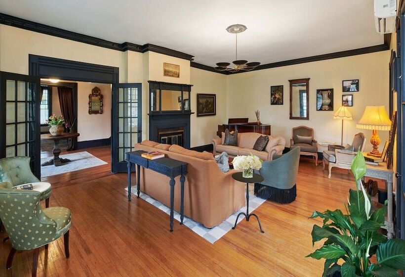 تختخواب و صبحانه The Constance, The Whitlock, & The Dewey By The Lenox Collection