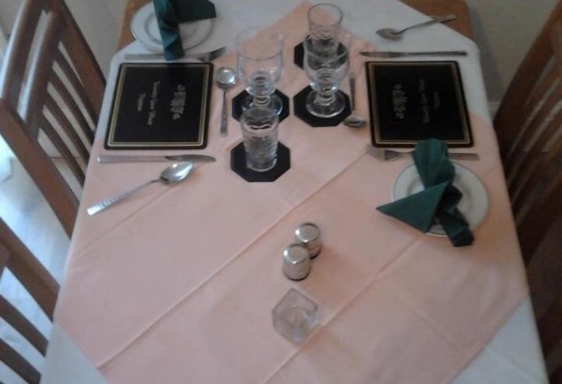 مبيت وإفطار Waverley Guest House