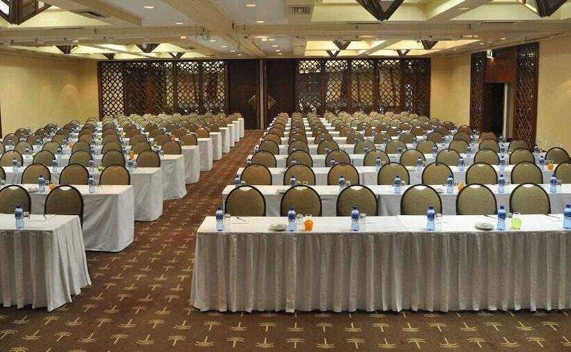 ホテル Black Mountain Leisure & Conference