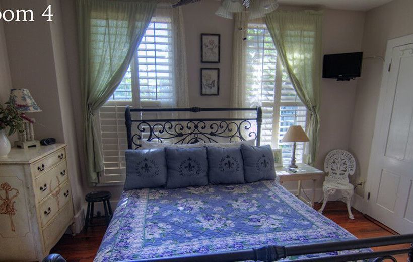 בית מלון כפרי Florida House Inn