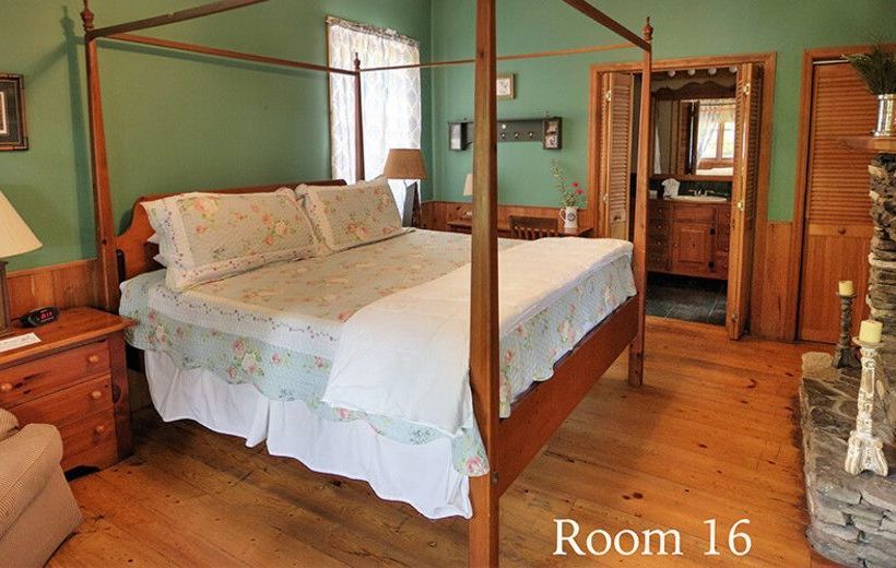 בית מלון כפרי Florida House Inn