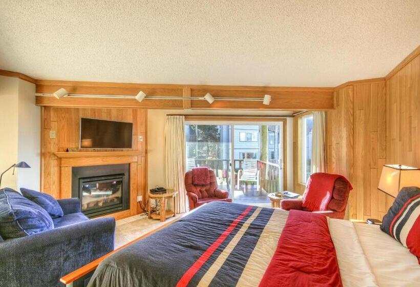 هتل Little Creek Cove Beach Resort