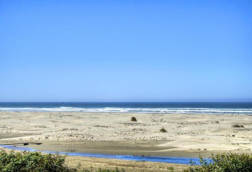 هتل Little Creek Cove Beach Resort