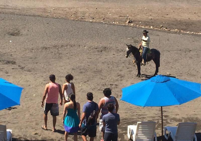 هتل Sabas Beach Resort