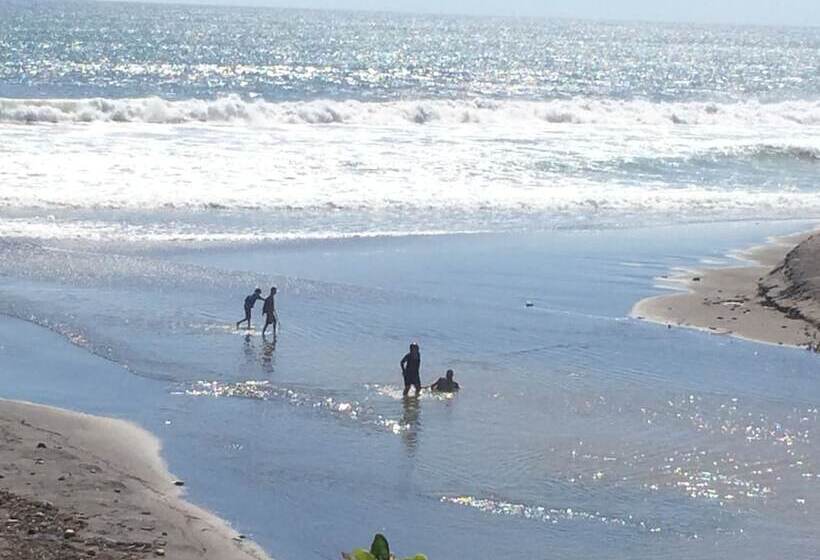 هتل Sabas Beach Resort